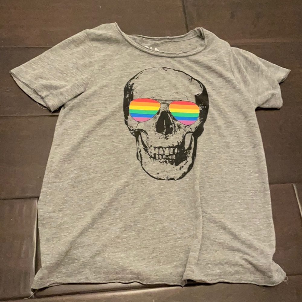 CHASER GREY WITH RAINBOW SUNGLASSES SHIRT. SIZE S